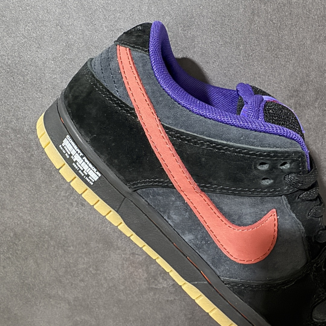 图片[7]-【定制版】NIKE DUNK SB LOW 全新配色 SB顾名思义，具有经典的Dunk血缘，又注入了更多的时尚元素。相较于普通的Dunk滑板鞋，改良版的Dunk SB加厚了鞋舌的填充，使舒适性大大提升，同时也更方便穿脱；中底部分则加入了脚感柔软舒适Zoom Air气垫，有效吸收滑板等极限运动在落地时带来的冲击力，为街头运动者们提供更好的保护 货号：HQ1625 500 尺码：36 36.5 37.5 38 38.5 39 40 40.5 41 42 42.5 43 44 45 46-选品中心