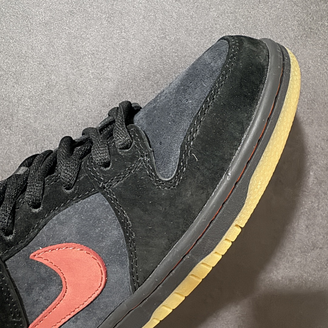 图片[8]-【定制版】NIKE DUNK SB LOW 全新配色 SB顾名思义，具有经典的Dunk血缘，又注入了更多的时尚元素。相较于普通的Dunk滑板鞋，改良版的Dunk SB加厚了鞋舌的填充，使舒适性大大提升，同时也更方便穿脱；中底部分则加入了脚感柔软舒适Zoom Air气垫，有效吸收滑板等极限运动在落地时带来的冲击力，为街头运动者们提供更好的保护 货号：HQ1625 500 尺码：36 36.5 37.5 38 38.5 39 40 40.5 41 42 42.5 43 44 45 46-选品中心