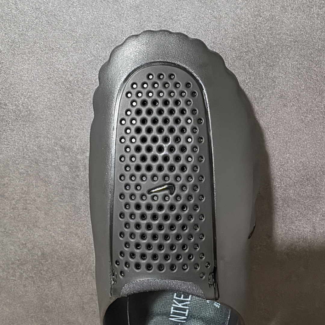 图片[5]-【M版纯原】Nike Mind 001 神经科学足底按摩包头拖鞋 棕红色 HQ4307-005 同源ZP原材 匠心打造 🔹原厂MD一体发泡大底：全套原模开版，渐变雾面哑光喷漆，柔软回弹和ZP完全一致。 🔹22颗独立PEBAX泡棉按摩底：黑科技活塞式按摩脚感，踩下去的Q弹感和ZP无差。 🔹正确组合大底：鞋头前后跟橡胶贴片，耐磨防滑，细节还原到每一处。 🔹高还原细节：TPU电镀银Swoosh、针织透气鞋舌、高弹原鞋垫，清洁度拉满。 尺码：36 36.5 37.5 38 38.5 39 40 40.5 41 42 42.5 43 44 44.5 45 46 47.5 48.5 49.5 50.5 ⚠️尺码提示：偏小一码，建议拍大一码，脚感更舒适。-选品中心