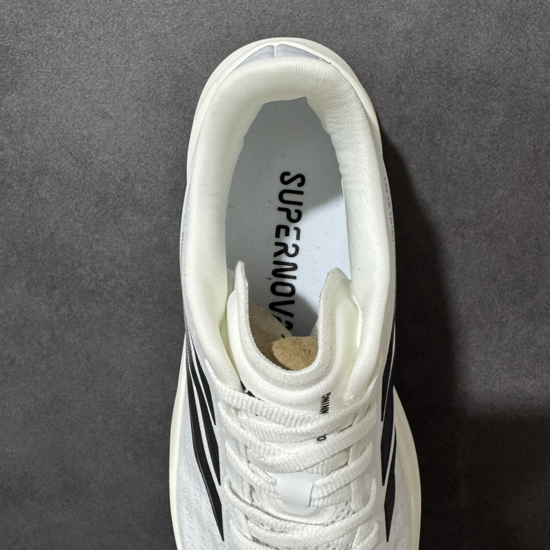 图片[6]-【公司级】ADIDAS SUPERNOVA RISE 4M 防滑耐磨舒适跑步鞋 采用Dreamstrike+中底，力求为触地添舒适。搭配实穿Adiwear外底，助你扎实踩地、从容迈步。• 常规版型• 系带设计• 三明治网眼鞋面• Support Rods系统• Dreamstrike+中底• Adiwear外底。 货号：KK0974 尺码：40-45-选品中心