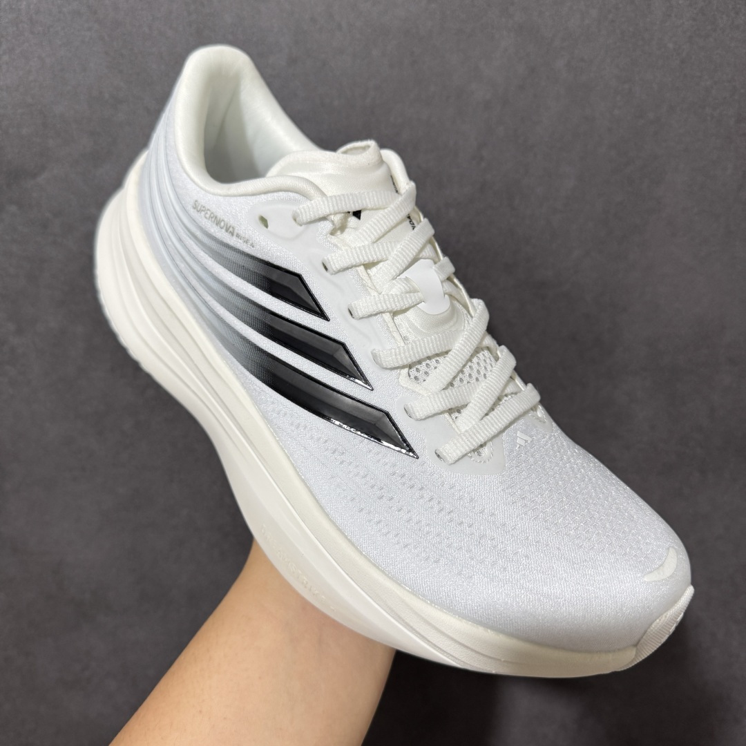 图片[3]-【公司级】ADIDAS SUPERNOVA RISE 4M 防滑耐磨舒适跑步鞋 采用Dreamstrike+中底，力求为触地添舒适。搭配实穿Adiwear外底，助你扎实踩地、从容迈步。• 常规版型• 系带设计• 三明治网眼鞋面• Support Rods系统• Dreamstrike+中底• Adiwear外底。 货号：KK0974 尺码：40-45-选品中心
