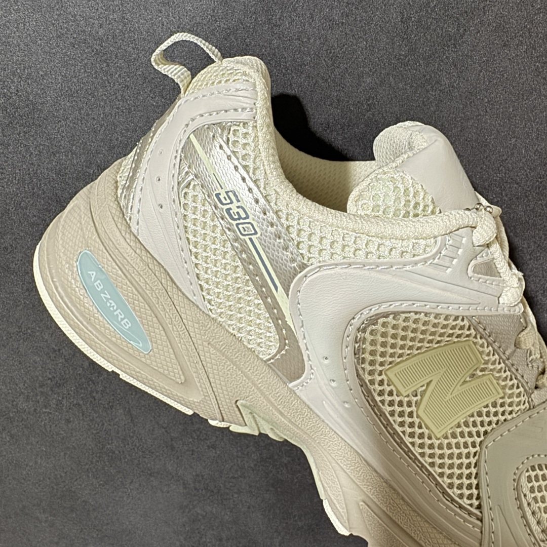 图片[7]-特价【公司级】New Balance NB530 新百伦复古透气跑步鞋 以皮革为主的人气轮廓 以极具复古风范的跑鞋外观呈现 设计上全鞋以简约清爽的纯白色作基底 鞋身覆盖大面积织物网眼材质 并于鞋头、鞋带孔眼片等细节处点缀对比鲜明的反光银镀层凸显 鞋舌、侧身等位置则辅以一贯的「N」字标志和品牌徽标彰显身份 最后通过搭载的 ABZORB 缓震中底完善整体造型 货号：MR530FBI 尺码：36-45-选品中心