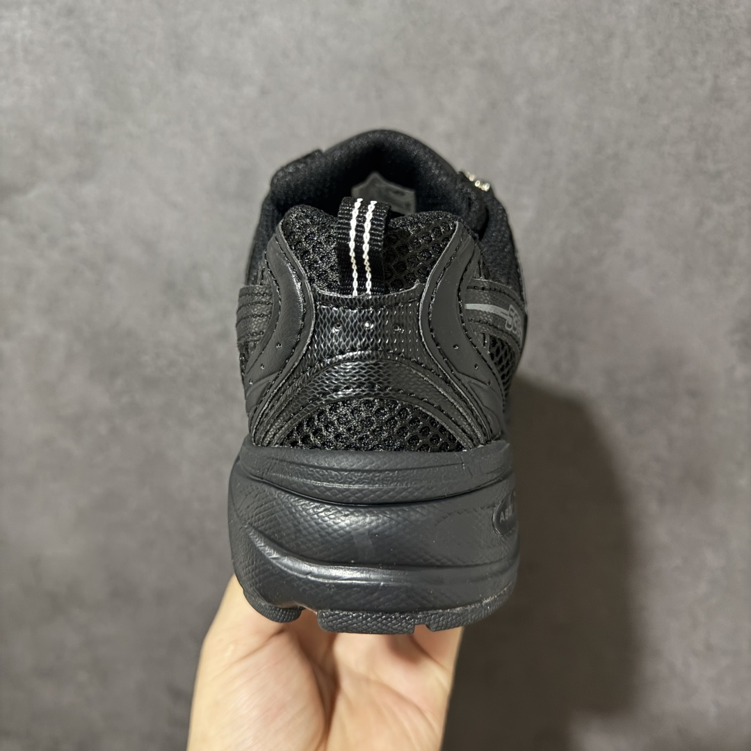 图片[4]-特价【公司级】New Balance NB530 新百伦复古透气跑步鞋 以皮革为主的人气轮廓 以极具复古风范的跑鞋外观呈现 设计上全鞋以简约清爽的纯白色作基底 鞋身覆盖大面积织物网眼材质 并于鞋头、鞋带孔眼片等细节处点缀对比鲜明的反光银镀层凸显 鞋舌、侧身等位置则辅以一贯的「N」字标志和品牌徽标彰显身份 最后通过搭载的 ABZORB 缓震中底完善整体造型 货号：MR530AA1 尺码：36-45-选品中心