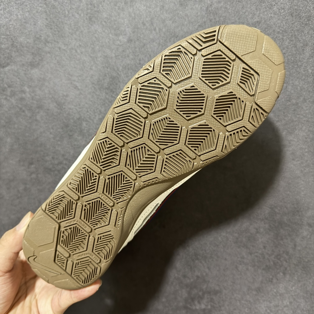 图片[9]-【公司级】NIKE GATO 低帮生活休闲鞋 透气网布眼融入皮革，织和物合成材质覆面，营造21世初纪的畅跑美学概念。泡棉中底盈轻缓震，带来舒的适足底感受。全胶橡外底，铸就出抓色地力。 货号：IH4380-110 尺码：36-45没半码-选品中心