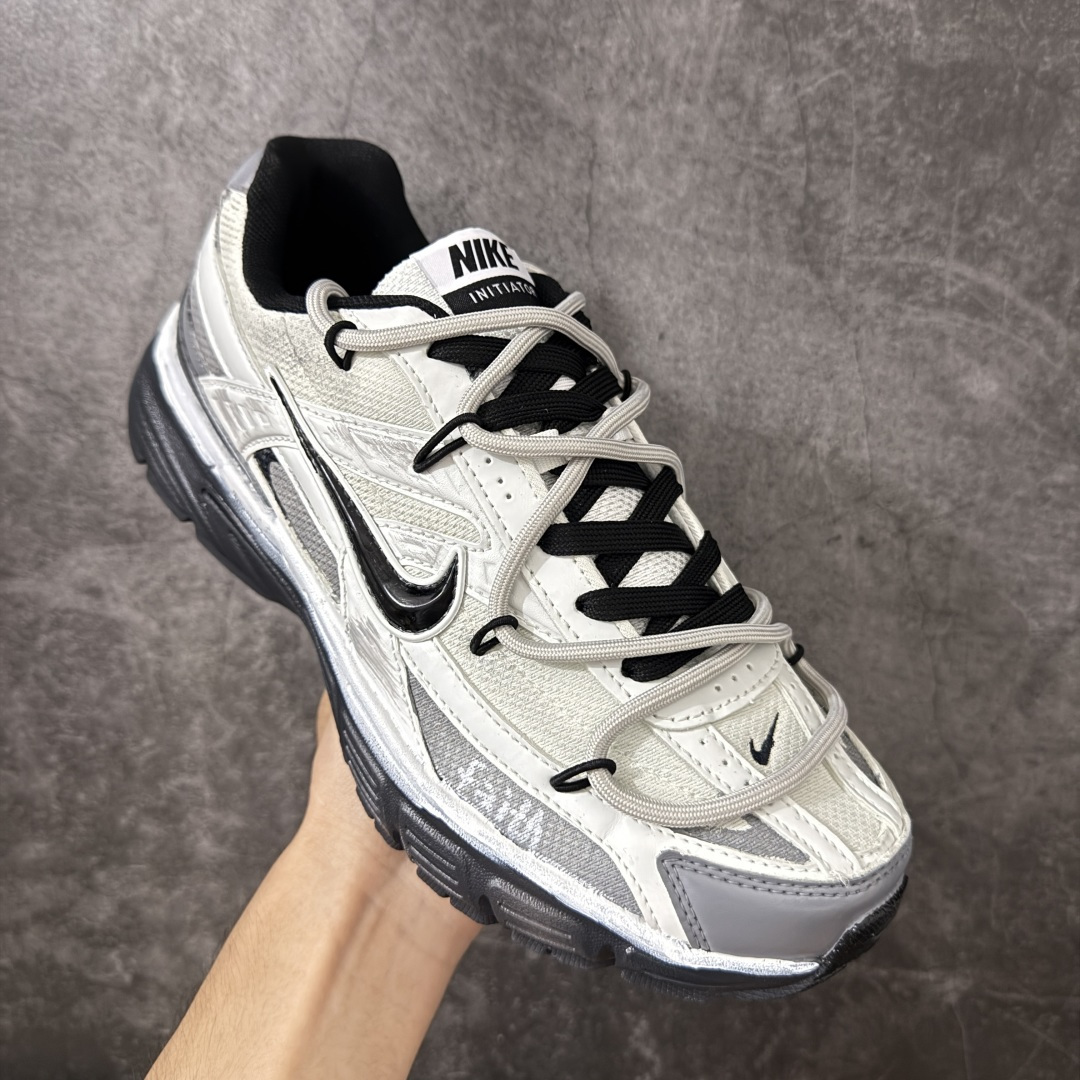 图片[3]-【手绘定制版】NIKE INITIATOR 创始者系列复古休闲运动舒适跑鞋 此款为人工手绘定制图案 原版基于Nike Initiator修改款 加以创意定制 完美品质做工 个性十足 原厂原档案数据开发 原盒包装 舒适有型适合日常穿着 该鞋款延续千禧年经典设计搭载泡绵中底厚实而轻盈 匠心细节巧搭立体耐克勾标志焕新演绎复古跑鞋 货号：394055-101 尺码：36-45带半码-选品中心