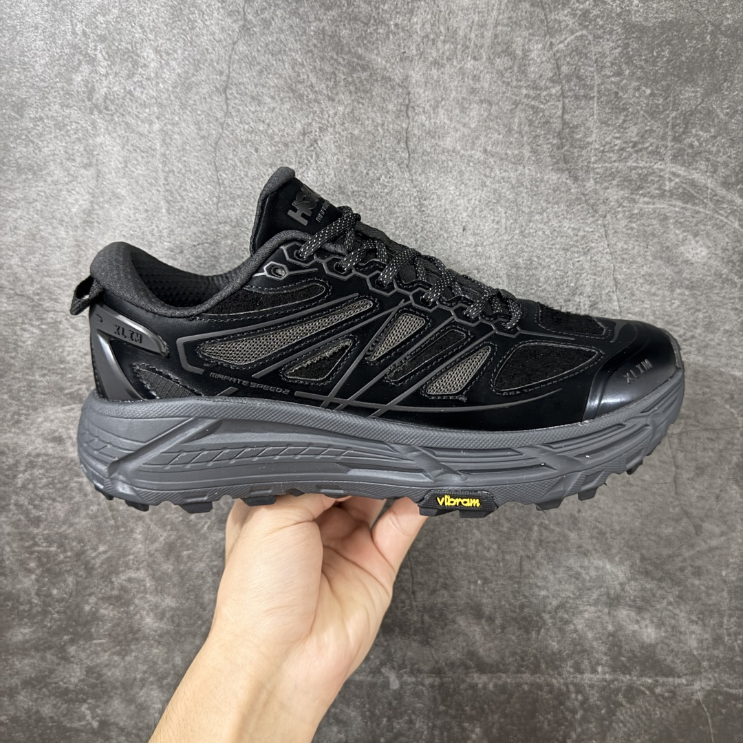 【公司级】HOKA ONE ONE Mafate Speed 2 TS Low 轻量低帮户外越野跑鞋 户外山脉越野轻量运动跑鞋 鞋面用轻的无缝架构 鞋带用了弹性不易松脱的扁宽弹性鞋带 轻薄的TPU贴在透气的鞋面上 以前掌与中掌部分进行加宽 橡胶大底 EVA缓震鞋底用滚动平衡技术引导跑者自然步态 货号：1181770 尺码：36 36.5 37.5 38 38.5 39 40 40.5 41 42 42.5 43 44 45-选品中心