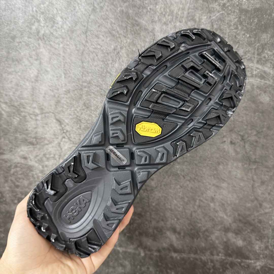图片[9]-【公司级】HOKA ONE ONE Mafate Speed 2 TS Low 轻量低帮户外越野跑鞋 户外山脉越野轻量运动跑鞋 鞋面用轻的无缝架构 鞋带用了弹性不易松脱的扁宽弹性鞋带 轻薄的TPU贴在透气的鞋面上 以前掌与中掌部分进行加宽 橡胶大底 EVA缓震鞋底用滚动平衡技术引导跑者自然步态 货号：1181770 尺码：36 36.5 37.5 38 38.5 39 40 40.5 41 42 42.5 43 44 45-选品中心