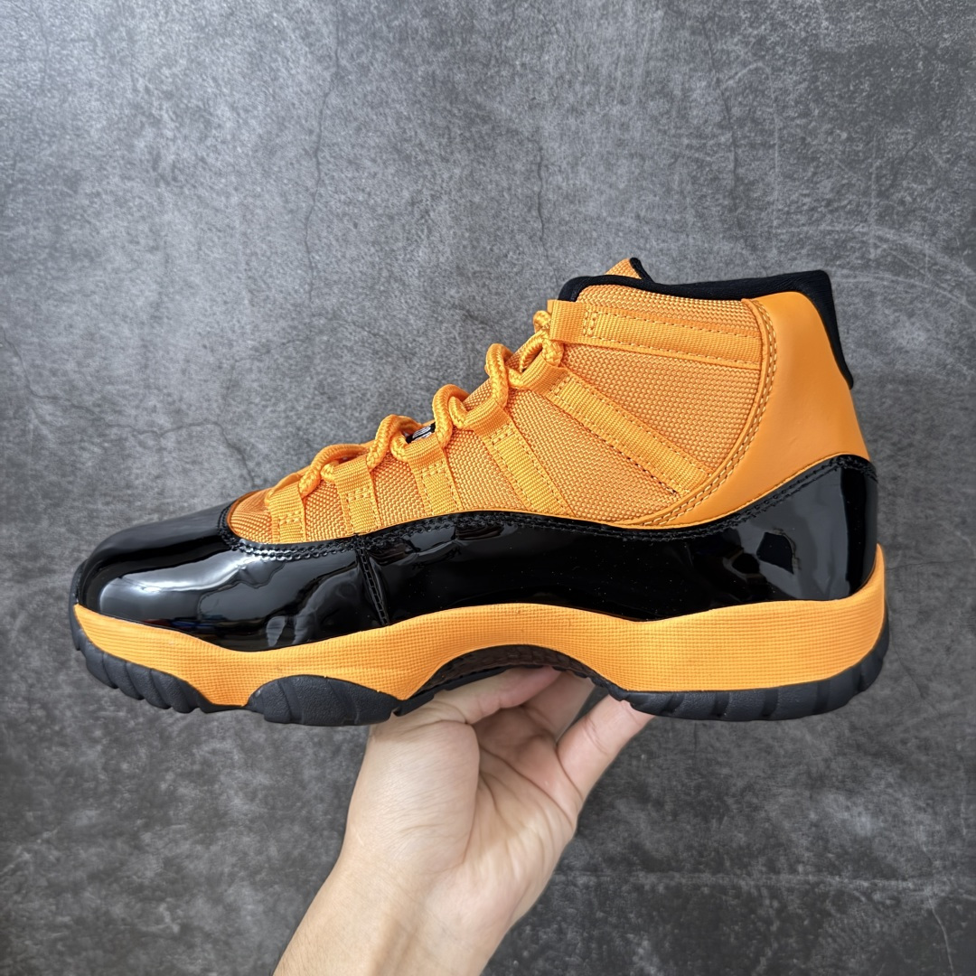 图片[2]-【外贸版】Air Jordan 11 Retro AJ11 乔11橘黄色 黑橙 CT8012-700   原楦原档案数据开模打造 原厂中底拉帮钢印 原厂漆皮 防冻不开裂 头层皮料 原装鞋撑 水晶大底正确色度色泽 原楦原数据刺绣 原厂车缝走线及对位 毫厘不差 飞人logo采用原数据电脑刺绣 原装正品碳纤维真实碳板 增强抗扭 原内标 原盒标 正确官方原盒 原厂防氧化水晶外底 原厂配套厂全掌solo气垫 尺码：40 40.5 41 42 42.5 43 44 44.5 45 46 47.5 48.5-选品中心