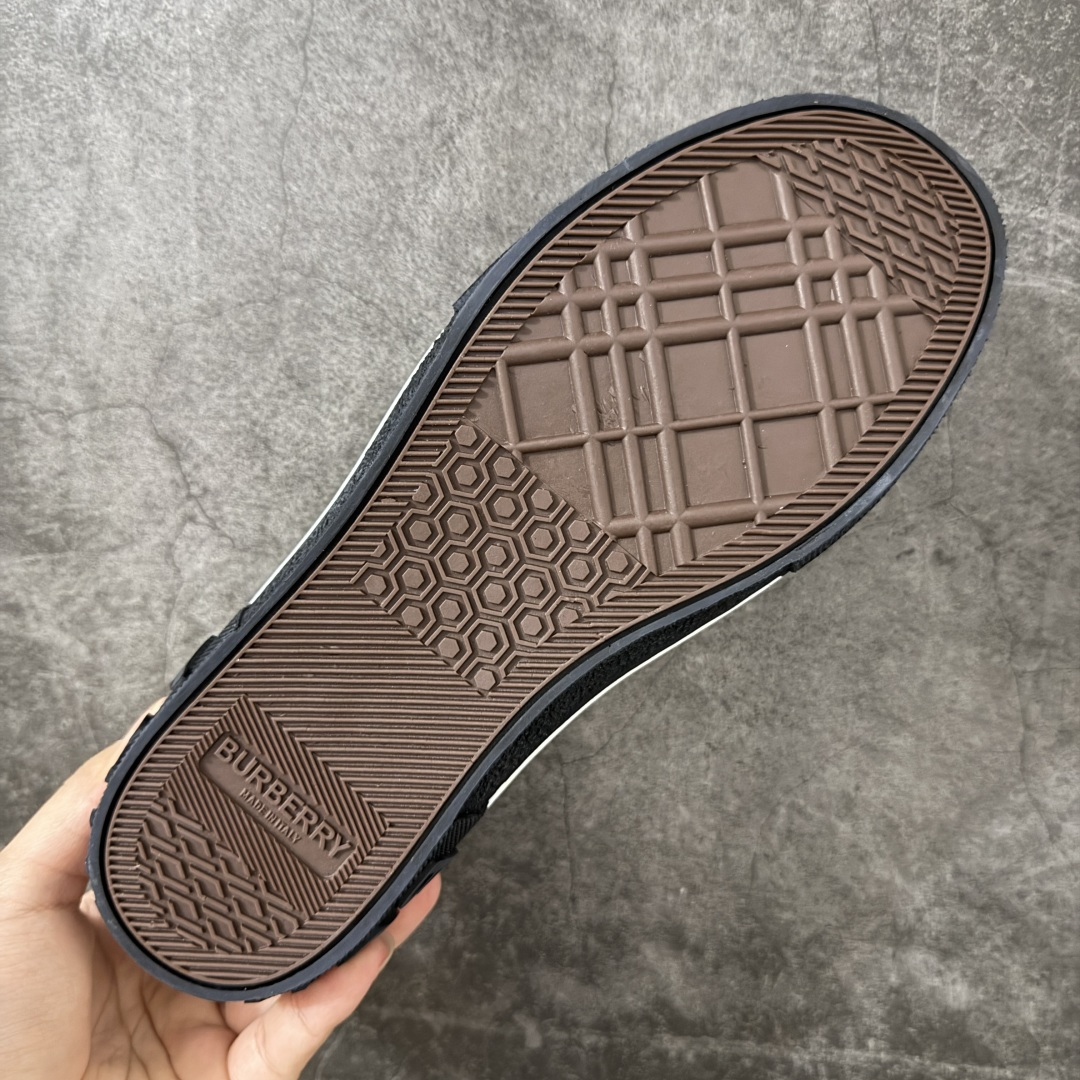 图片[9]-【公司级】巴宝莉新款板鞋 Burberry Vintage 经典时尚 百搭 休闲运动鞋 市场独家高端无胶工艺 全新亮相 可对比正品鞋面 无胶走线 大底采用手工缝制工艺 最高品质全面升级 专柜统一包装，Burberry 板鞋👟，细节拉满，简约时尚！👌#巴宝莉运动鞋 #burberry男鞋#Burberry鞋 #巴宝莉burberry #巴宝莉分享鞋子 尺码：36 37 38 39 40 41 42 43 44-选品中心