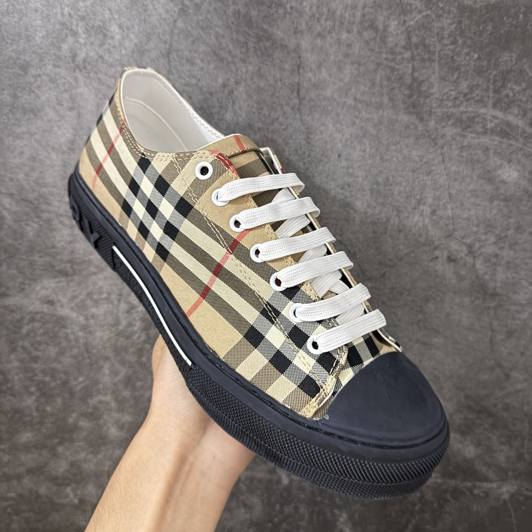 图片[3]-【公司级】巴宝莉新款板鞋 Burberry Vintage 经典时尚 百搭 休闲运动鞋 市场独家高端无胶工艺 全新亮相 可对比正品鞋面 无胶走线 大底采用手工缝制工艺 最高品质全面升级 专柜统一包装，Burberry 板鞋👟，细节拉满，简约时尚！👌#巴宝莉运动鞋 #burberry男鞋#Burberry鞋 #巴宝莉burberry #巴宝莉分享鞋子 尺码：36 37 38 39 40 41 42 43 44-选品中心