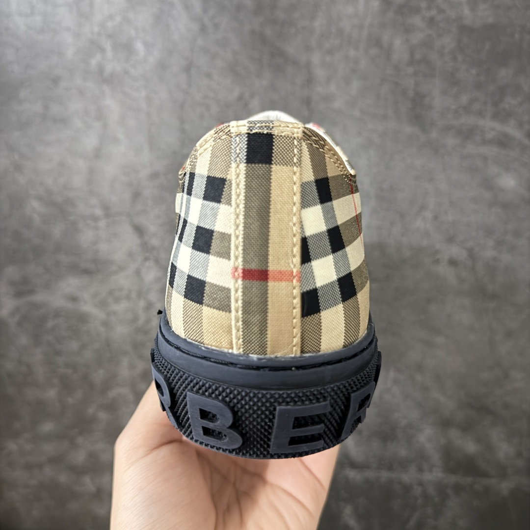 图片[4]-【公司级】巴宝莉新款板鞋 Burberry Vintage 经典时尚 百搭 休闲运动鞋 市场独家高端无胶工艺 全新亮相 可对比正品鞋面 无胶走线 大底采用手工缝制工艺 最高品质全面升级 专柜统一包装，Burberry 板鞋👟，细节拉满，简约时尚！👌#巴宝莉运动鞋 #burberry男鞋#Burberry鞋 #巴宝莉burberry #巴宝莉分享鞋子 尺码：36 37 38 39 40 41 42 43 44-选品中心