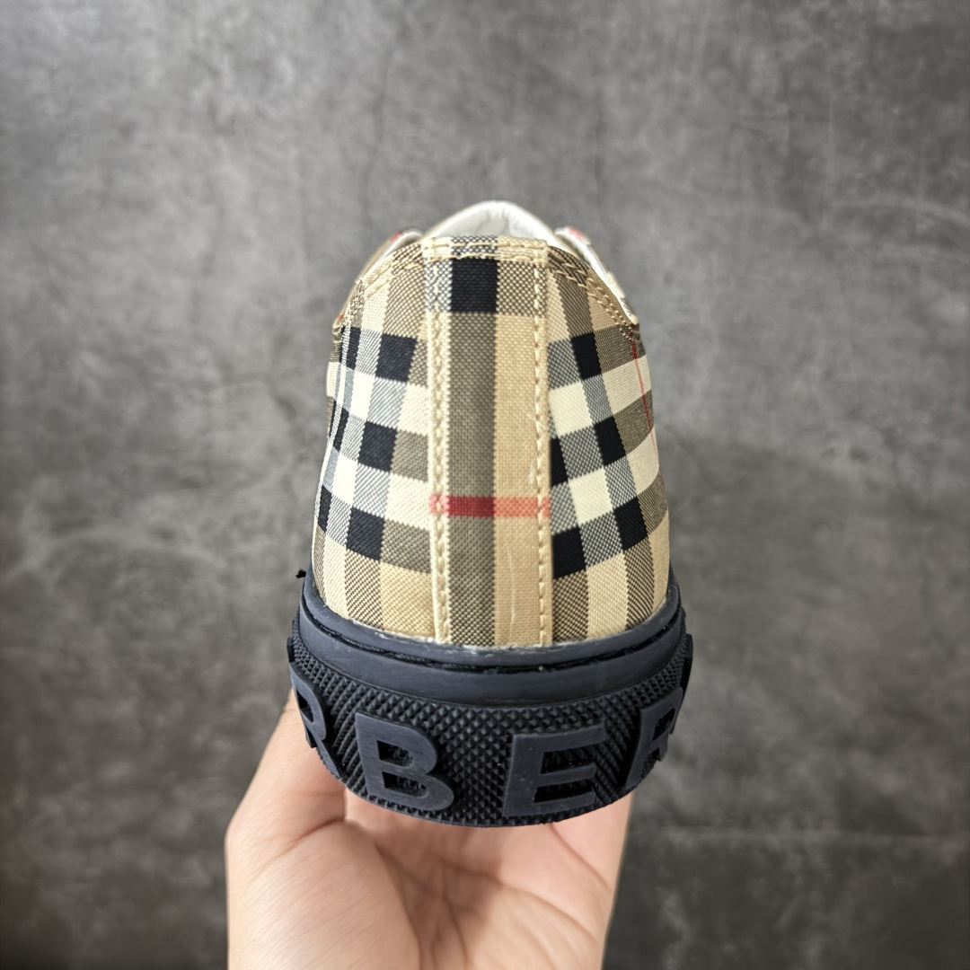 图片[4]-【公司级】巴宝莉新款板鞋 Burberry Vintage 经典时尚 百搭 休闲运动鞋 市场独家高端无胶工艺 全新亮相 可对比正品鞋面 无胶走线 大底采用手工缝制工艺 最高品质全面升级 专柜统一包装，Burberry 板鞋👟，细节拉满，简约时尚！👌#巴宝莉运动鞋 #burberry男鞋#Burberry鞋 #巴宝莉burberry #巴宝莉分享鞋子 尺码：36 37 38 39 40 41 42 43 44-选品中心