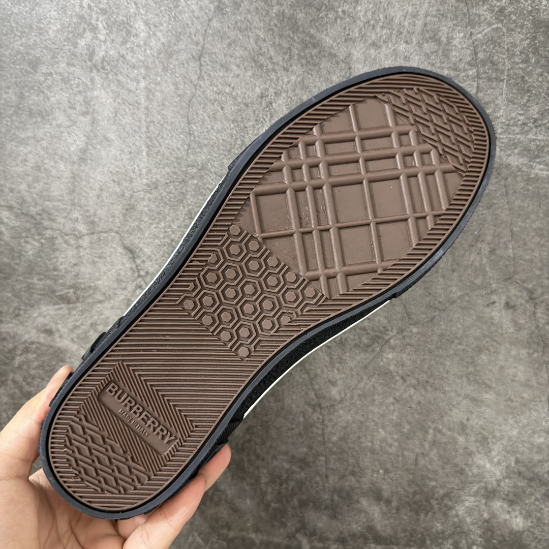 图片[9]-【公司级】巴宝莉新款板鞋 Burberry Vintage 经典时尚 百搭 休闲运动鞋 市场独家高端无胶工艺 全新亮相 可对比正品鞋面 无胶走线 大底采用手工缝制工艺 最高品质全面升级 专柜统一包装，Burberry 板鞋👟，细节拉满，简约时尚！👌#巴宝莉运动鞋 #burberry男鞋#Burberry鞋 #巴宝莉burberry #巴宝莉分享鞋子 尺码：36 37 38 39 40 41 42 43 44-选品中心