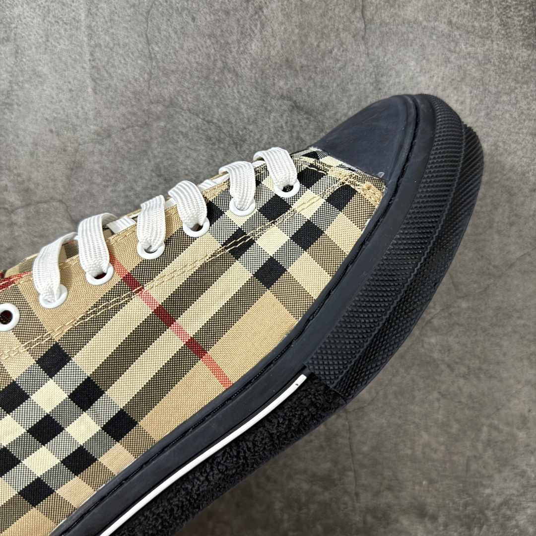 图片[6]-【公司级】巴宝莉新款板鞋 Burberry Vintage 经典时尚 百搭 休闲运动鞋 市场独家高端无胶工艺 全新亮相 可对比正品鞋面 无胶走线 大底采用手工缝制工艺 最高品质全面升级 专柜统一包装，Burberry 板鞋👟，细节拉满，简约时尚！👌#巴宝莉运动鞋 #burberry男鞋#Burberry鞋 #巴宝莉burberry #巴宝莉分享鞋子 尺码：36 37 38 39 40 41 42 43 44-选品中心