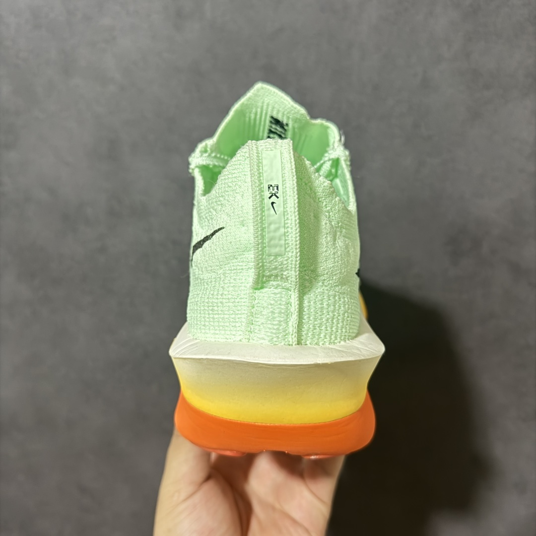 图片[4]-【公司级】Nk Zoom VaporFly Next% 3 \”Prototype\” 2024年全新超级马拉松跑鞋   #鞋款搭载两个Airzoom缓震配置，全掌型碳纤维板，缔造出色推进感；中底ZoomX 泡绵从后跟延伸至鞋头，超强回弹性 货号：FN7672-900  尺码：36 36.5 37.5 38 38.5 39 40 40.5 41 42 42.5 43 44 44.5 45-选品中心