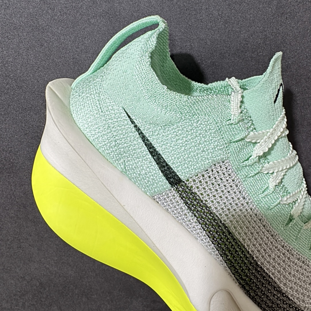 图片[7]-【公司级】Nk Zoom VaporFly Next% 3 \”Prototype\” 2024年全新超级马拉松跑鞋   #鞋款搭载两个Airzoom缓震配置，全掌型碳纤维板，缔造出色推进感；中底ZoomX 泡绵从后跟延伸至鞋头，超强回弹性 货号：ZD9422-300  尺码：36 36.5 37.5 38 38.5 39 40 40.5 41 42 42.5 43 44 44.5 45-选品中心