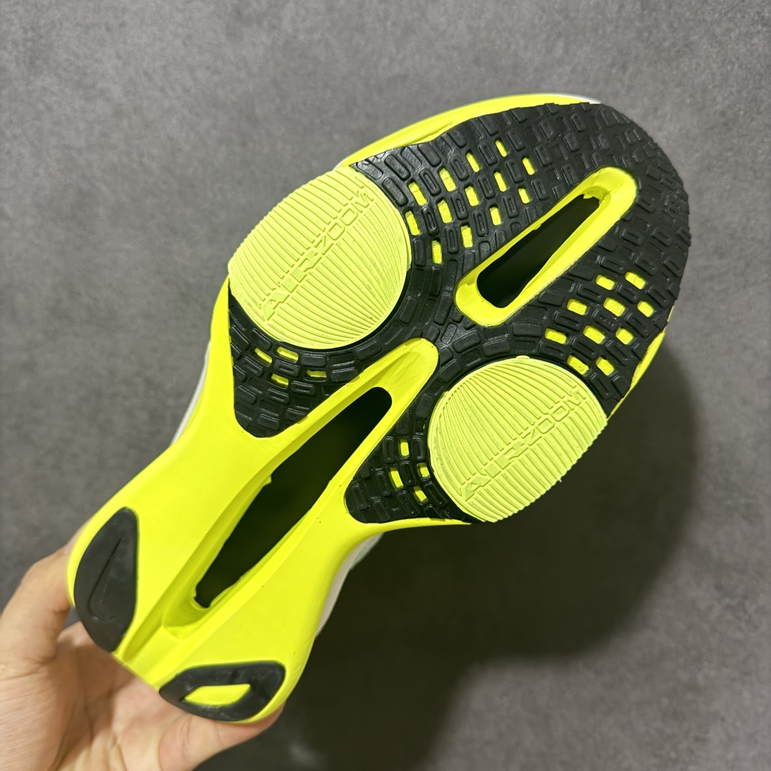 图片[9]-【公司级】Nk Zoom VaporFly Next% 3 \”Prototype\” 2024年全新超级马拉松跑鞋   #鞋款搭载两个Airzoom缓震配置，全掌型碳纤维板，缔造出色推进感；中底ZoomX 泡绵从后跟延伸至鞋头，超强回弹性 货号：ZD9422-300  尺码：36 36.5 37.5 38 38.5 39 40 40.5 41 42 42.5 43 44 44.5 45-选品中心