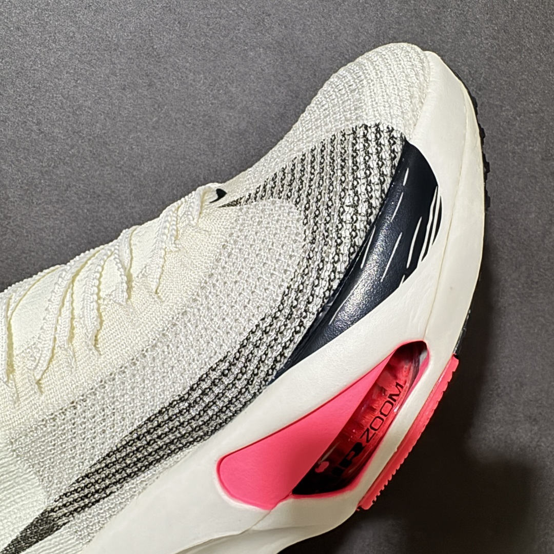 图片[8]-【公司级】Nk Zoom VaporFly Next% 3 \”Prototype\” 2024年全新超级马拉松跑鞋   #鞋款搭载两个Airzoom缓震配置，全掌型碳纤维板，缔造出色推进感；中底ZoomX 泡绵从后跟延伸至鞋头，超强回弹性 货号：FD8315-103  尺码：36 36.5 37.5 38 38.5 39 40 40.5 41 42 42.5 43 44 44.5 45-选品中心
