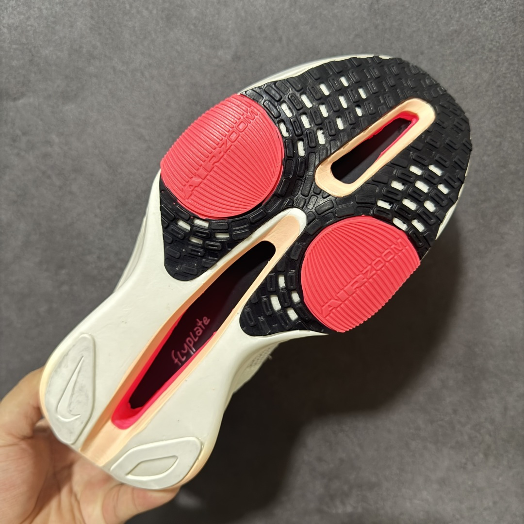 图片[9]-【公司级】Nk Zoom VaporFly Next% 3 \”Prototype\” 2024年全新超级马拉松跑鞋   #鞋款搭载两个Airzoom缓震配置，全掌型碳纤维板，缔造出色推进感；中底ZoomX 泡绵从后跟延伸至鞋头，超强回弹性 货号：FD8315-103  尺码：36 36.5 37.5 38 38.5 39 40 40.5 41 42 42.5 43 44 44.5 45-选品中心