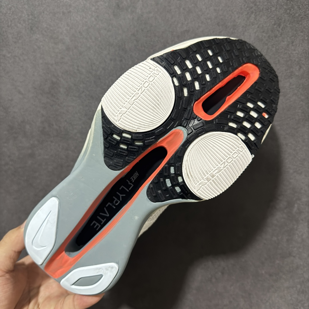 图片[9]-【公司级】Nk Zoom VaporFly Next% 3 \”Prototype\” 2024年全新超级马拉松跑鞋   #鞋款搭载两个Airzoom缓震配置，全掌型碳纤维板，缔造出色推进感；中底ZoomX 泡绵从后跟延伸至鞋头，超强回弹性 货号：FD8311-101  尺码：36 36.5 37.5 38 38.5 39 40 40.5 41 42 42.5 43 44 44.5 45-选品中心