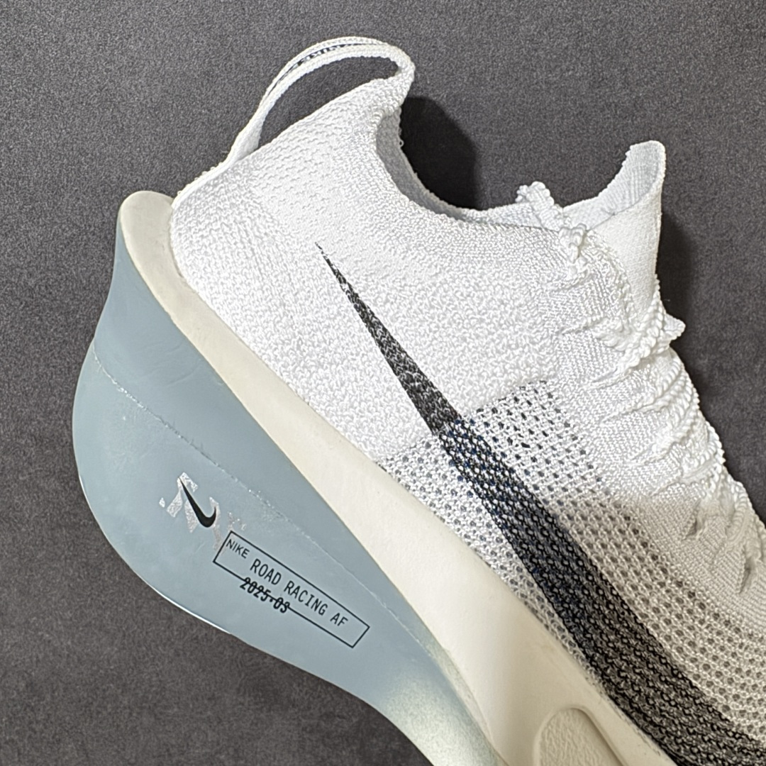 图片[7]-【公司级】Nk Zoom VaporFly Next% 3 \”Prototype\” 2024年全新超级马拉松跑鞋   #鞋款搭载两个Airzoom缓震配置，全掌型碳纤维板，缔造出色推进感；中底ZoomX 泡绵从后跟延伸至鞋头，超强回弹性 货号：FD8311-101  尺码：36 36.5 37.5 38 38.5 39 40 40.5 41 42 42.5 43 44 44.5 45-选品中心