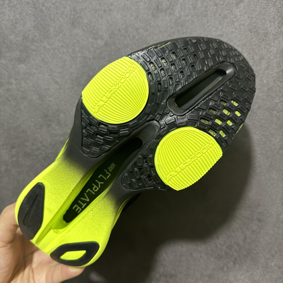 图片[9]-【公司级】Nk Zoom VaporFly Next% 3 \”Prototype\” 2024年全新超级马拉松跑鞋   #鞋款搭载两个Airzoom缓震配置，全掌型碳纤维板，缔造出色推进感；中底ZoomX 泡绵从后跟延伸至鞋头，超强回弹性 货号：FD8315-101  尺码：36 36.5 37.5 38 38.5 39 40 40.5 41 42 42.5 43 44 44.5 45-选品中心