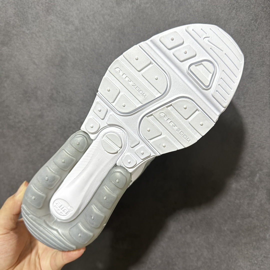 图片[9]-【公司级】Nike Air Max 270 Premium 耐克 运动缓震 大气垫休闲跑步鞋 时尚舒适的穿着感受和出众格调 鞋款设计灵感源自Air Max经典 搭配大型窗口和新颖配色 彰显的出众创新 缔造非凡舒适的日常穿着体验 从跑步运动汲取设计灵感 打造利落外观 让你时刻彰显风范 货号：IO9883-104 尺码：36-45带半码-选品中心