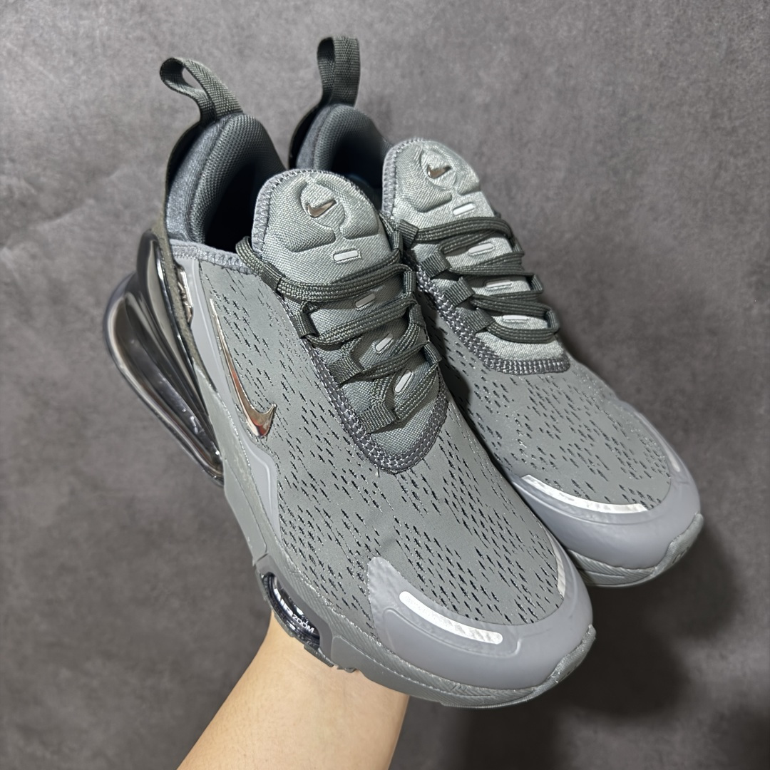 图片[2]-【公司级】Nike Air Max 270 Premium 耐克 运动缓震 大气垫休闲跑步鞋 时尚舒适的穿着感受和出众格调 鞋款设计灵感源自Air Max经典 搭配大型窗口和新颖配色 彰显的出众创新 缔造非凡舒适的日常穿着体验 从跑步运动汲取设计灵感 打造利落外观 让你时刻彰显风范 货号：IQ3464-105 尺码：36-45带半码-选品中心