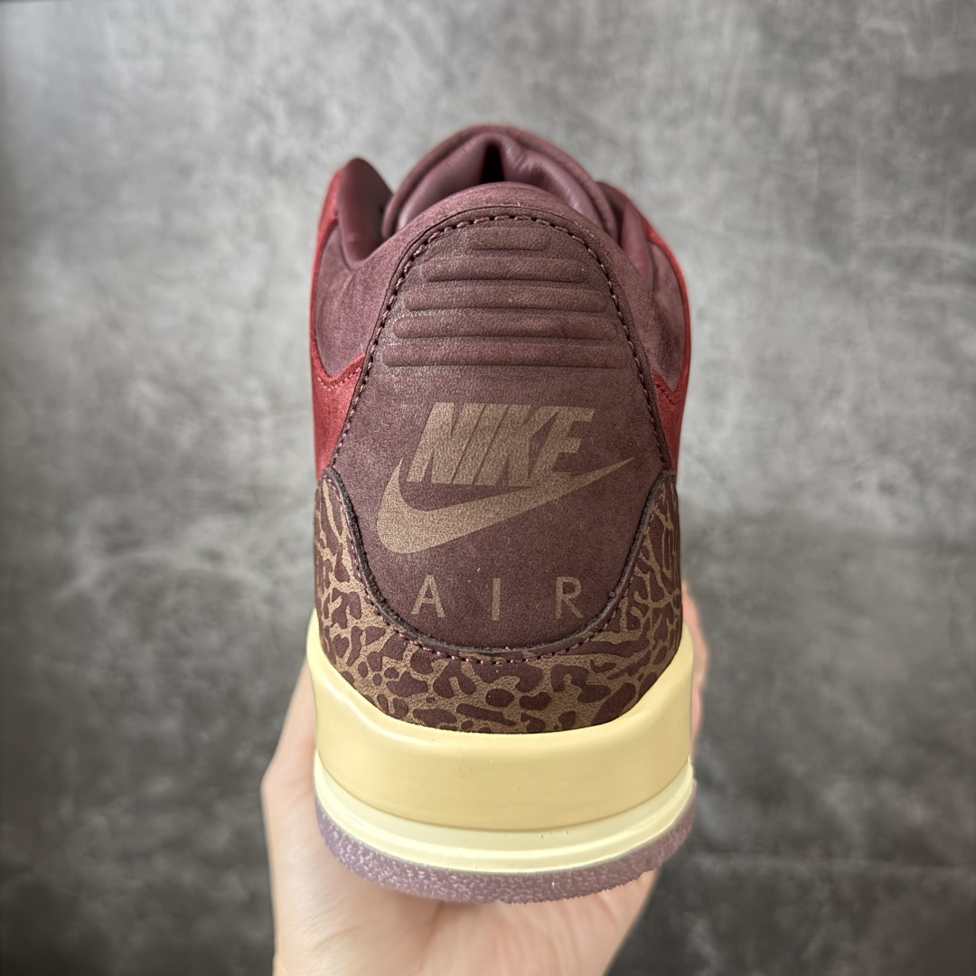 图片[4]-【XP纯原】Jordan Air Jordan 3 OG Premium Bin 23 AJ3复古红酒 鞋面，鞋舌，反口里，全鞋垫均为高级麂皮材质。整鞋皮料用料约为8尺，等同2双乔4皮料用量。 bn\\t对成本46元)，金属鞋带孔，木纹高质感鞋盒无不还原\\t半透RB大底，产自喜马拉雅山雪松木质加金属鞋撑(每\\t 限量奢华属性。 鞋舌标志性蜡封Bin23图案。鞋垫皮料冲裁后雕刻，压高频，再与PU贴合，继而电脑针车。后套由原来的TPU变成皮料，裁完贴胶膜，高频，贴补强再改刀，再雕刻字体。从原鞋到位到样品出货历时3月 鞋舌内里织唛为流水编码，契合原鞋限量编号。中底Coconut Milk涂装，刻意加入氧化泛黄做旧效果，营造复古氛围。后跟Logo回归元年\”Nike Air\”字样，采用平面化、简约化的印压工艺。 尺码：40-48.5（含45.5）-选品中心