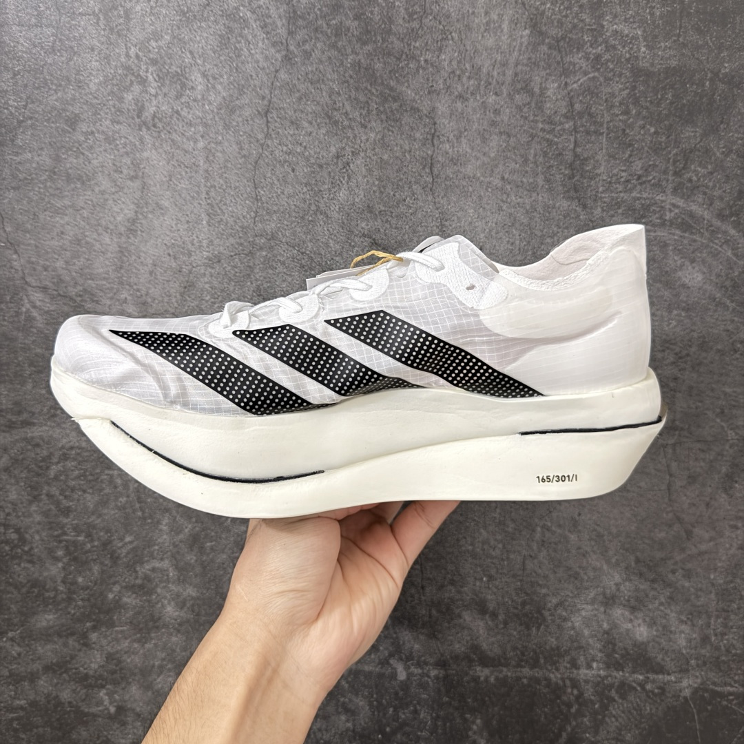 图片[2]-【纯原版】adidas ADIZERO ADIOS PRO EVO 3 破二马拉松专业跑鞋EVO3 货号：KH7678 尺码：39 40 40.5 41 42 42.5 43 44 44.5 45 46 47.5 顶级工艺不解释！硬核专业开发！ adidas ADIZERO ADIOS PRO EVO 3 伦敦马拉松破2冠军款 运动机能风作为伦敦马拉松破2冠军款重生，马拉松赛道、城市路跑和训练场都合适，搭运动短裤+速干T恤就是精英跑者look，跑者公认的“极致轻量化”和能量回馈，中底泡棉让推进力更流畅，四季可穿专业竞速不挑跑法，厚底视觉显高，白黑配色干净。 #原鞋购入开发 1：1原版精密开模 #原厂特供顶级超临界材料配套加持 #确保原汁原味 完美呈现超跑猛兽版型 #原档数据独家私模生物力学支撑结构大底 #无碳板环绕式碳圈设计 推进力暴增四成 #蝉翼级半透明网纱鞋面 透气度高达95% #马牌橡胶大底加持 提供强大的抓地性能 #更适应不同赛道竞速与极限越野场景-选品中心