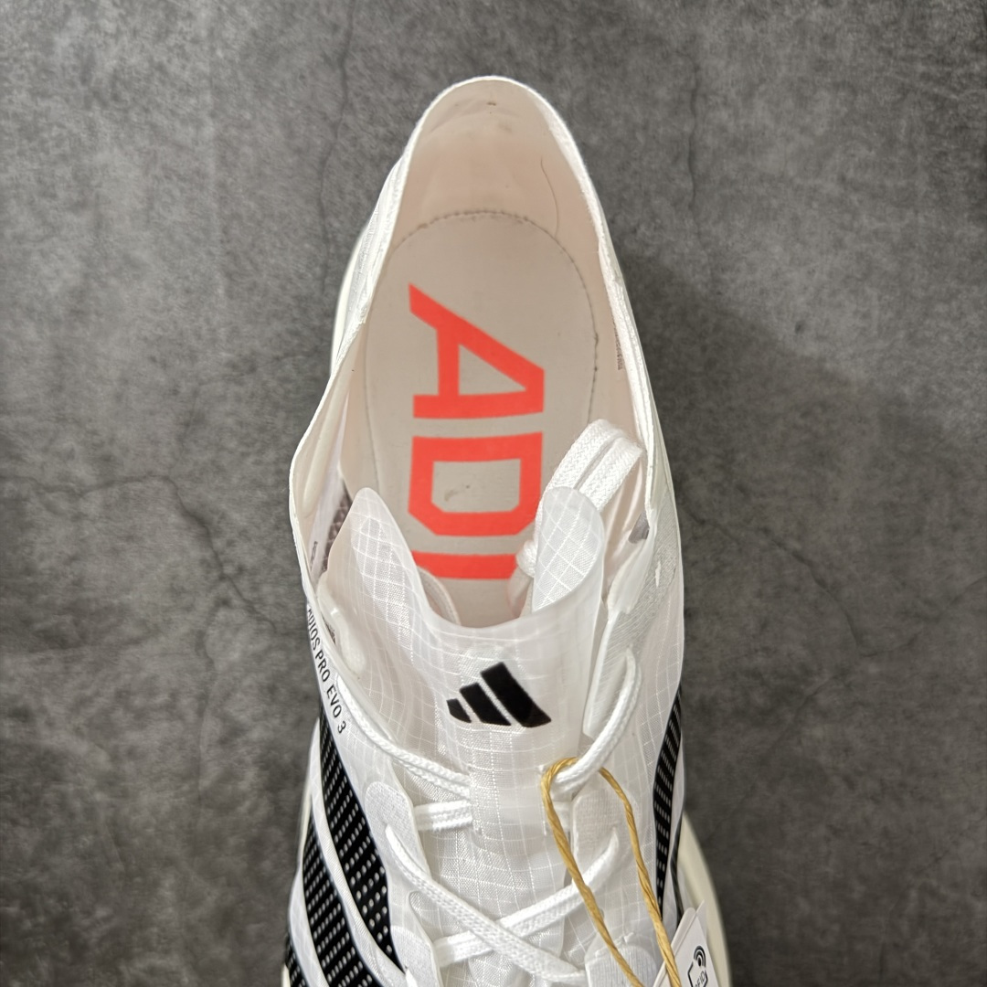 图片[8]-【纯原版】adidas ADIZERO ADIOS PRO EVO 3 破二马拉松专业跑鞋EVO3 货号：KH7678 尺码：39 40 40.5 41 42 42.5 43 44 44.5 45 46 47.5 顶级工艺不解释！硬核专业开发！ adidas ADIZERO ADIOS PRO EVO 3 伦敦马拉松破2冠军款 运动机能风作为伦敦马拉松破2冠军款重生，马拉松赛道、城市路跑和训练场都合适，搭运动短裤+速干T恤就是精英跑者look，跑者公认的“极致轻量化”和能量回馈，中底泡棉让推进力更流畅，四季可穿专业竞速不挑跑法，厚底视觉显高，白黑配色干净。 #原鞋购入开发 1：1原版精密开模 #原厂特供顶级超临界材料配套加持 #确保原汁原味 完美呈现超跑猛兽版型 #原档数据独家私模生物力学支撑结构大底 #无碳板环绕式碳圈设计 推进力暴增四成 #蝉翼级半透明网纱鞋面 透气度高达95% #马牌橡胶大底加持 提供强大的抓地性能 #更适应不同赛道竞速与极限越野场景-选品中心