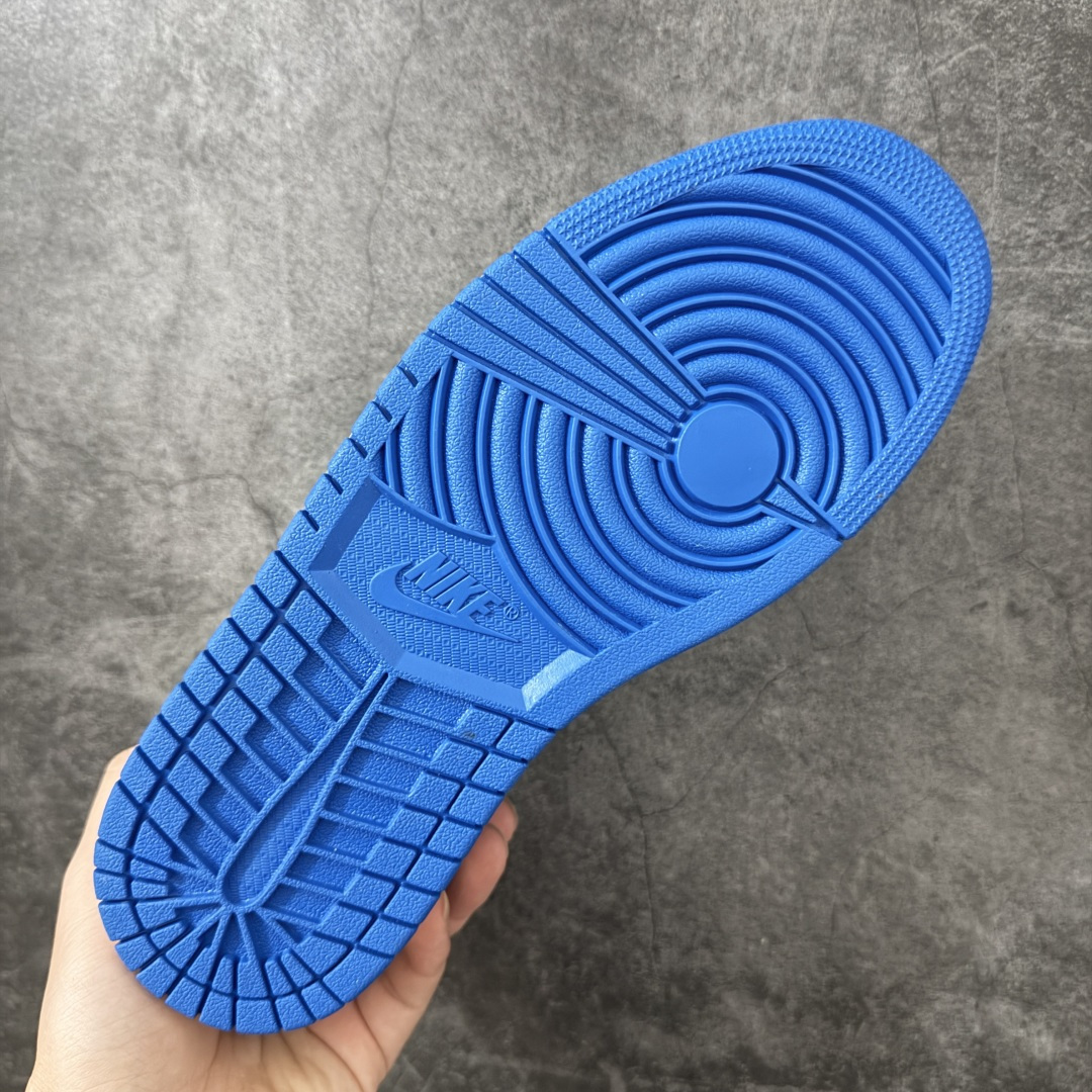 图片[9]-【纯原KZ版】Travis Scott x Air Jordan AJ1 Low OG SP TS联名倒钩低帮 黑蓝倒钩定制款 DM7866-118 知名大厂出品 纯原高版本 产品品控稳定性领先行业 各方面均可对飙市面通货版 SZ原厂全套原楦原纸板冲刀磨具开发 原厂皮料加持 原厂港宝加持定型后跟R度完美 同源原厂电绣 鬼脸飞翼针数密度立体效果一致 百分百一致原鞋 原厂拉帮工艺 针距密度一致 后跟弧度收口自然不对折 极致一眼正品既视感 进口玻璃冲刀皮料裁剪零毛边 全鞋电脑针车工艺 品控清洁度最高QC检验标准 免检产品 原厂订购鞋盒、鞋标、防尘纸、鞋撑、鞋带 追求极致的原厂味道！ 尺码：36-47.5-选品中心
