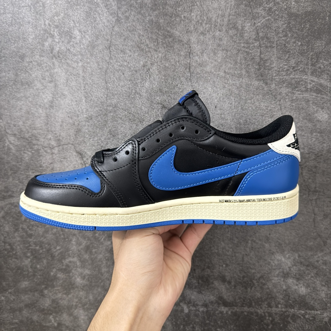 图片[2]-【纯原KZ版】Travis Scott x Air Jordan AJ1 Low OG SP TS联名倒钩低帮 黑蓝倒钩定制款 DM7866-118 知名大厂出品 纯原高版本 产品品控稳定性领先行业 各方面均可对飙市面通货版 SZ原厂全套原楦原纸板冲刀磨具开发 原厂皮料加持 原厂港宝加持定型后跟R度完美 同源原厂电绣 鬼脸飞翼针数密度立体效果一致 百分百一致原鞋 原厂拉帮工艺 针距密度一致 后跟弧度收口自然不对折 极致一眼正品既视感 进口玻璃冲刀皮料裁剪零毛边 全鞋电脑针车工艺 品控清洁度最高QC检验标准 免检产品 原厂订购鞋盒、鞋标、防尘纸、鞋撑、鞋带 追求极致的原厂味道！ 尺码：36-47.5-选品中心