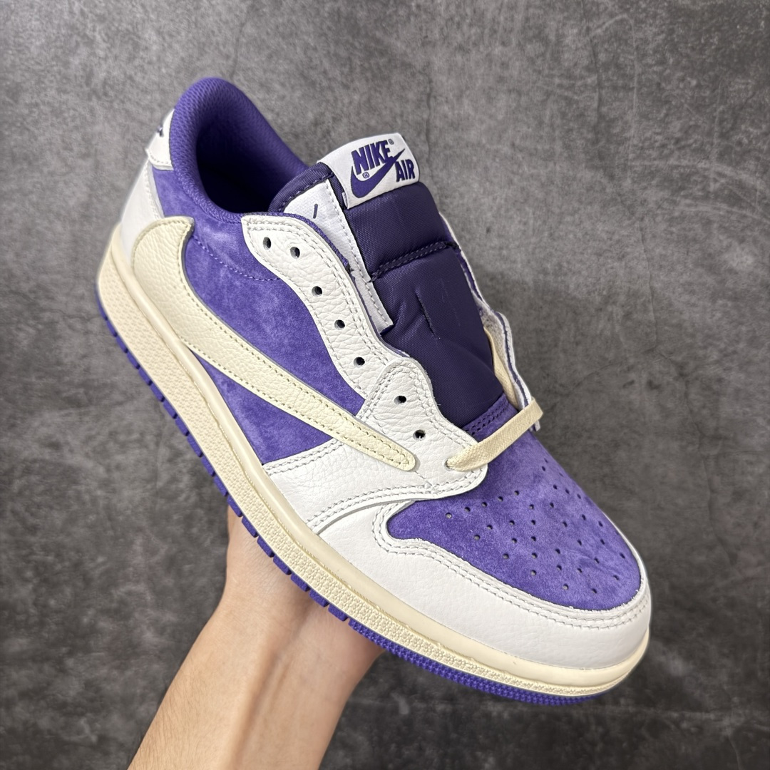 图片[3]-【纯原KZ版】Travis Scott x Air Jordan AJ1 Low OG SP TS联名倒钩低帮 白紫倒钩定制款 DM7866-117 知名大厂出品 纯原高版本 产品品控稳定性领先行业 各方面均可对飙市面通货版 SZ原厂全套原楦原纸板冲刀磨具开发 原厂皮料加持 原厂港宝加持定型后跟R度完美 同源原厂电绣 鬼脸飞翼针数密度立体效果一致 百分百一致原鞋 原厂拉帮工艺 针距密度一致 后跟弧度收口自然不对折 极致一眼正品既视感 进口玻璃冲刀皮料裁剪零毛边 全鞋电脑针车工艺 品控清洁度最高QC检验标准 免检产品 原厂订购鞋盒、鞋标、防尘纸、鞋撑、鞋带 追求极致的原厂味道！ 尺码：36-47.5-选品中心