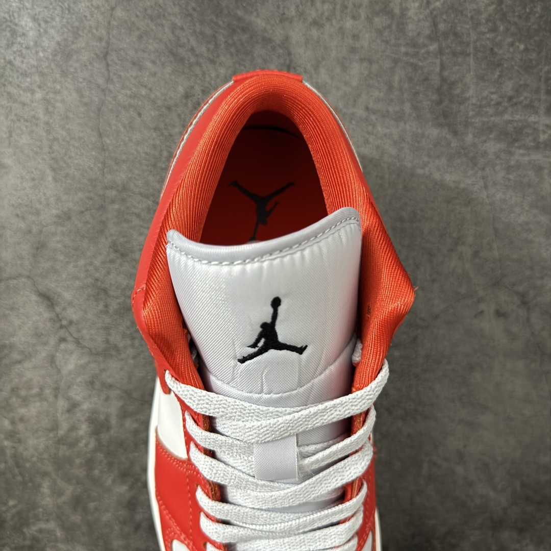 图片[8]-【DT纯原】Air Jordan Low AJ1 乔1红白色 低帮文化休闲运动板鞋 II9813-600  市面中低帮最具代表性版本没有之一 口碑大厂出品 品控大底版型不断改良更新 全套原纸板楦头开发 确保原汁原味 完美呈现版型 完美零毛边处理 原厂内置全掌气垫 价格定位良心 平台专用代工流水线出品 一眼公司既视感 拿到手的一瞬间就与众不同 碾压市面所有版本 全部原鞋开发 每一个配色都会采购原鞋确认细节 打破市面看图做货无好货之说 尺码：35.5-46-选品中心