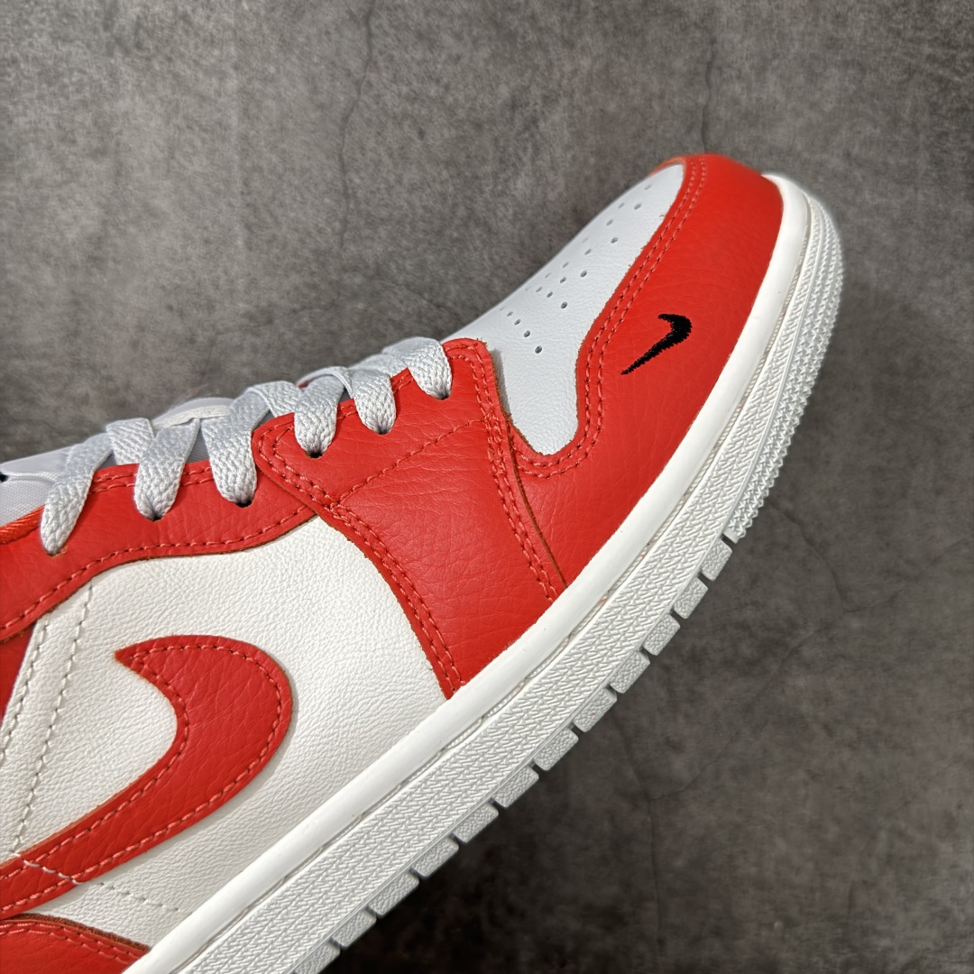 图片[6]-【DT纯原】Air Jordan Low AJ1 乔1红白色 低帮文化休闲运动板鞋 II9813-600  市面中低帮最具代表性版本没有之一 口碑大厂出品 品控大底版型不断改良更新 全套原纸板楦头开发 确保原汁原味 完美呈现版型 完美零毛边处理 原厂内置全掌气垫 价格定位良心 平台专用代工流水线出品 一眼公司既视感 拿到手的一瞬间就与众不同 碾压市面所有版本 全部原鞋开发 每一个配色都会采购原鞋确认细节 打破市面看图做货无好货之说 尺码：35.5-46-选品中心