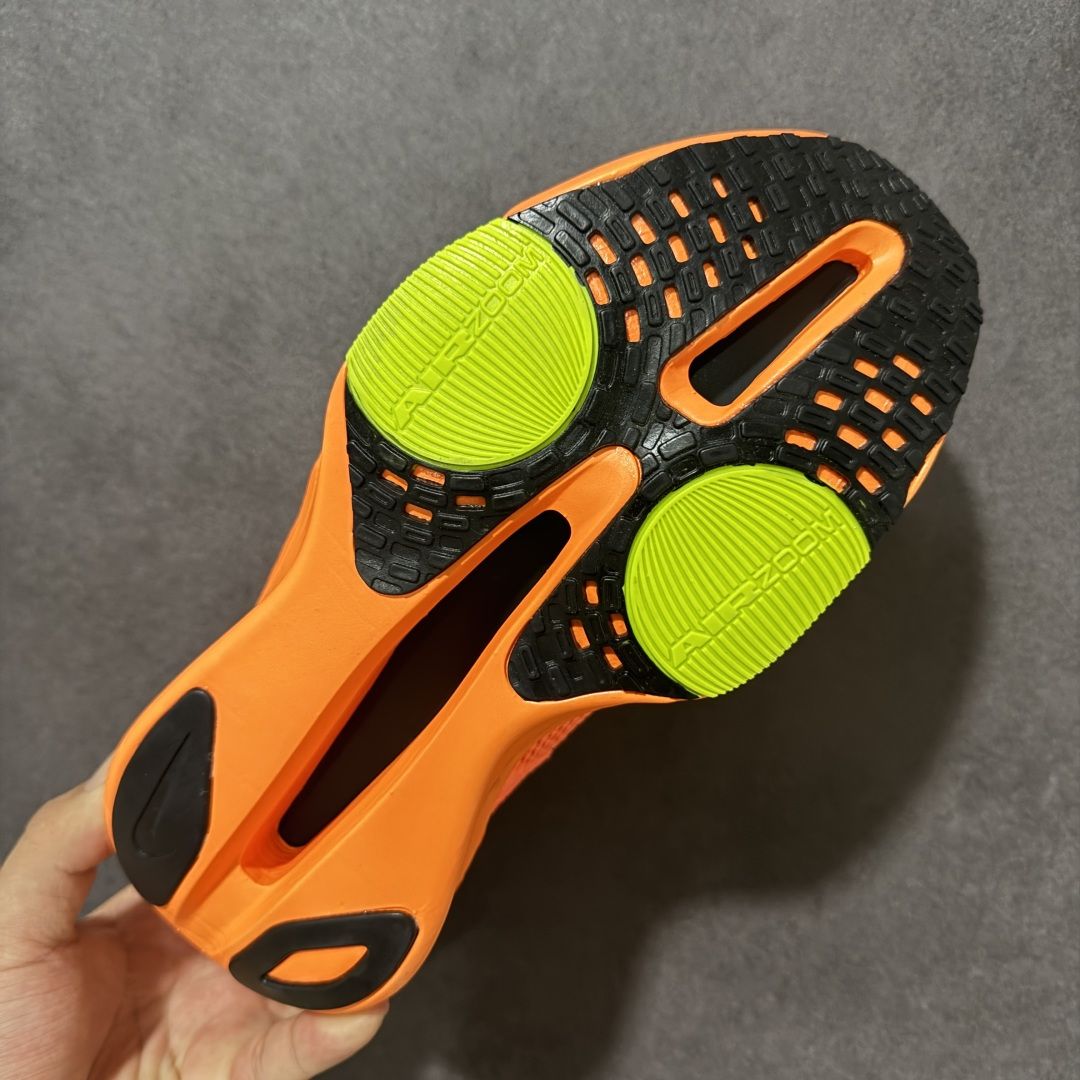 图片[9]-【公司级】Nk Zoom VaporFly Next% 2 \”Prototype\” 2024年全新超级马拉松跑鞋   #鞋款搭载两个Airzoom缓震配置，全掌型碳纤维板，缔造出色推进感；中底ZoomX 泡绵从后跟延伸至鞋头，超强回弹性 货号：ZD3555-800  尺码：36-45带半码-选品中心