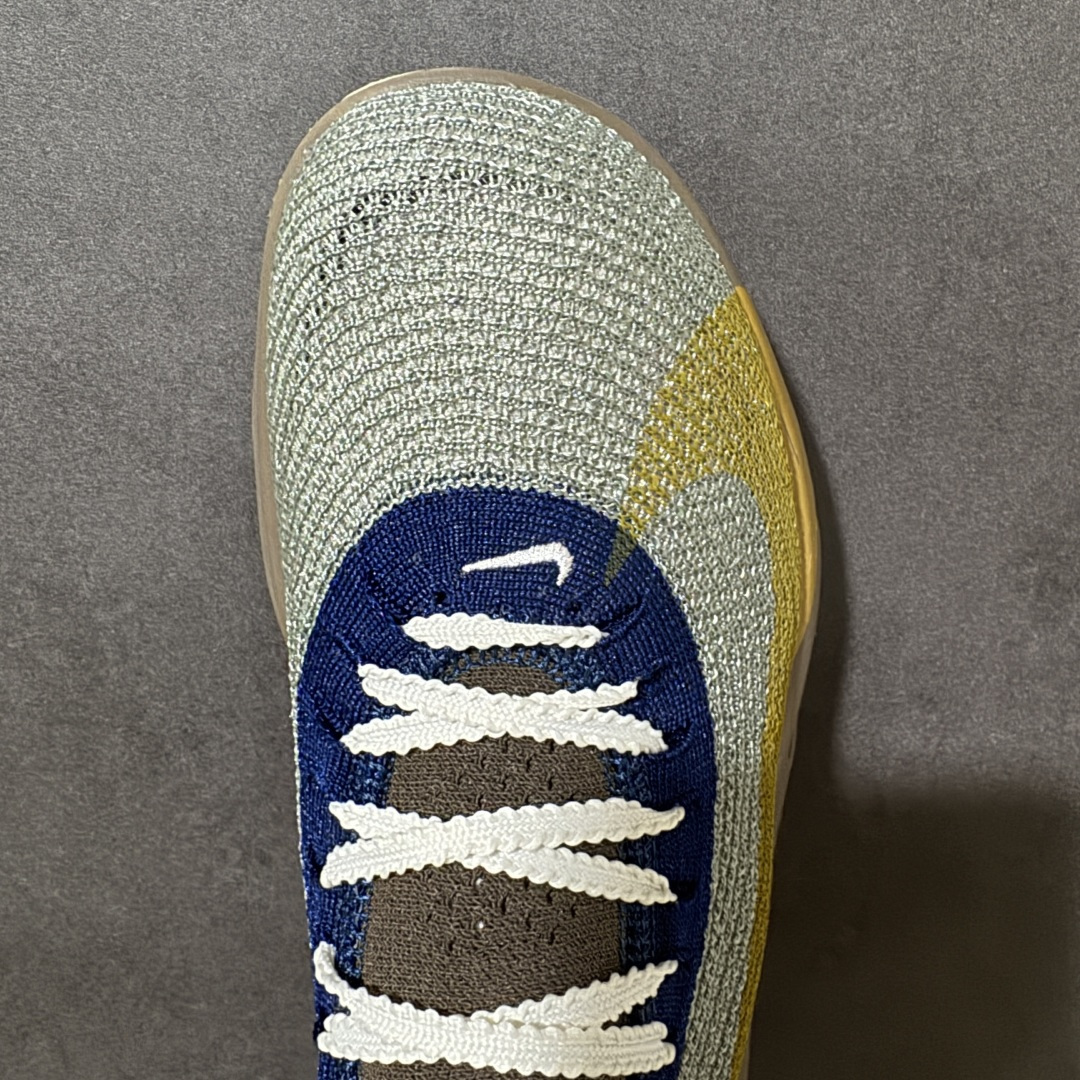图片[5]-【公司级】Nk Zoom VaporFly Next% 2 \”Prototype\” 2024年全新超级马拉松跑鞋   #鞋款搭载两个Airzoom缓震配置，全掌型碳纤维板，缔造出色推进感；中底ZoomX 泡绵从后跟延伸至鞋头，超强回弹性 货号：HV4318-320  尺码：40-44带半码-选品中心