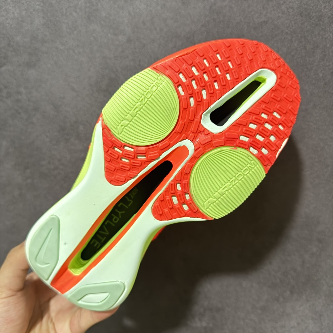 图片[9]-【公司级】Nk Zoom VaporFly Next% 2 \”Prototype\” 2024年全新超级马拉松跑鞋   #鞋款搭载两个Airzoom缓震配置，全掌型碳纤维板，缔造出色推进感；中底ZoomX 泡绵从后跟延伸至鞋头，超强回弹性 货号：FD8395-660  尺码：36-45带半码-选品中心