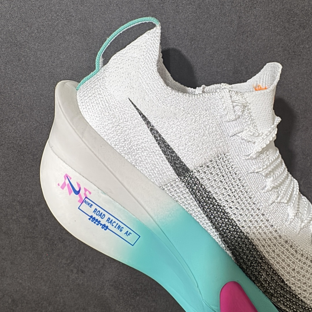 图片[7]-【公司级】Nk Zoom VaporFly Next% 2 \”Prototype\” 2024年全新超级马拉松跑鞋   #鞋款搭载两个Airzoom缓震配置，全掌型碳纤维板，缔造出色推进感；中底ZoomX 泡绵从后跟延伸至鞋头，超强回弹性 货号：FD8315-104  尺码：40-44带半码-选品中心