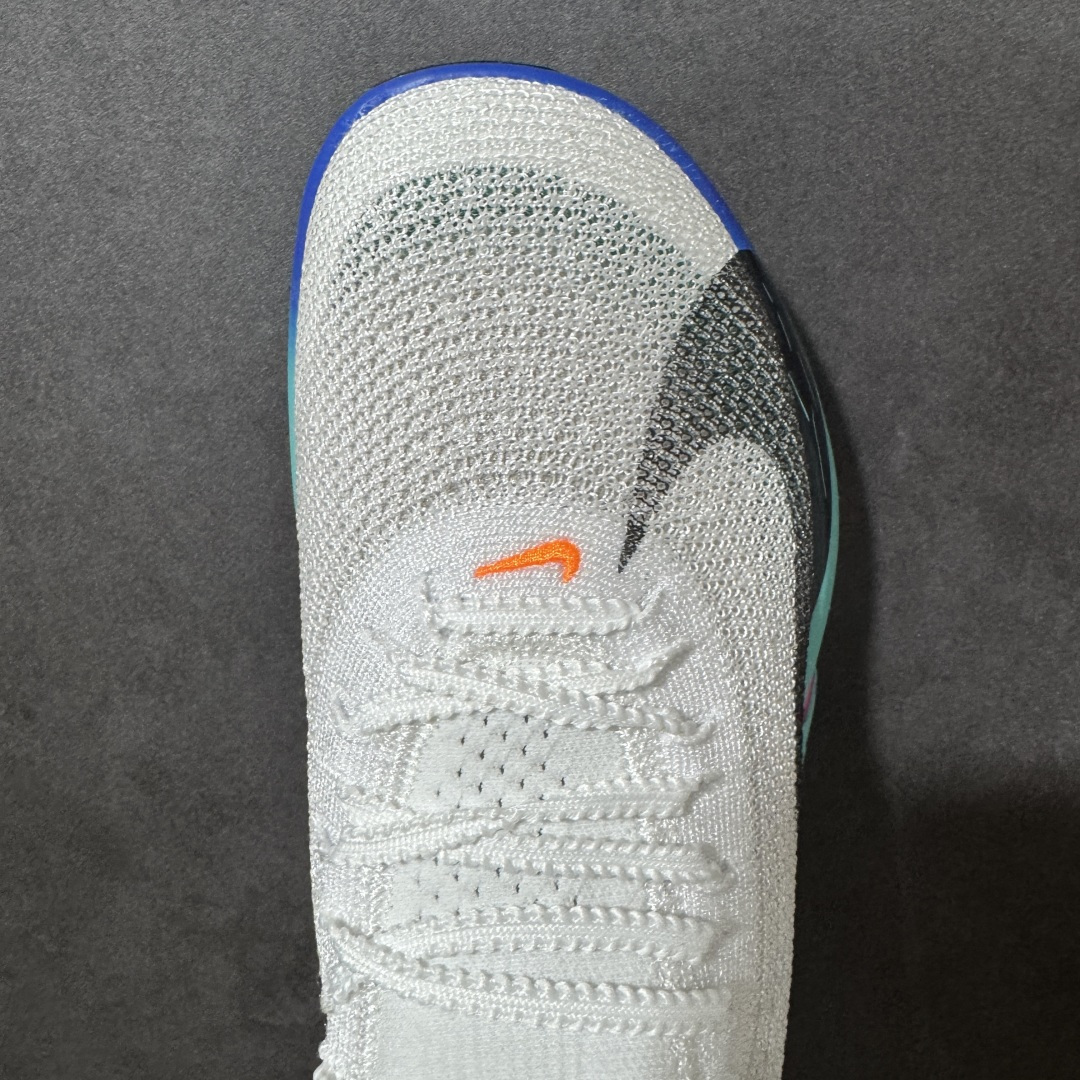 图片[5]-【公司级】Nk Zoom VaporFly Next% 2 \”Prototype\” 2024年全新超级马拉松跑鞋   #鞋款搭载两个Airzoom缓震配置，全掌型碳纤维板，缔造出色推进感；中底ZoomX 泡绵从后跟延伸至鞋头，超强回弹性 货号：FD8315-104  尺码：40-44带半码-选品中心