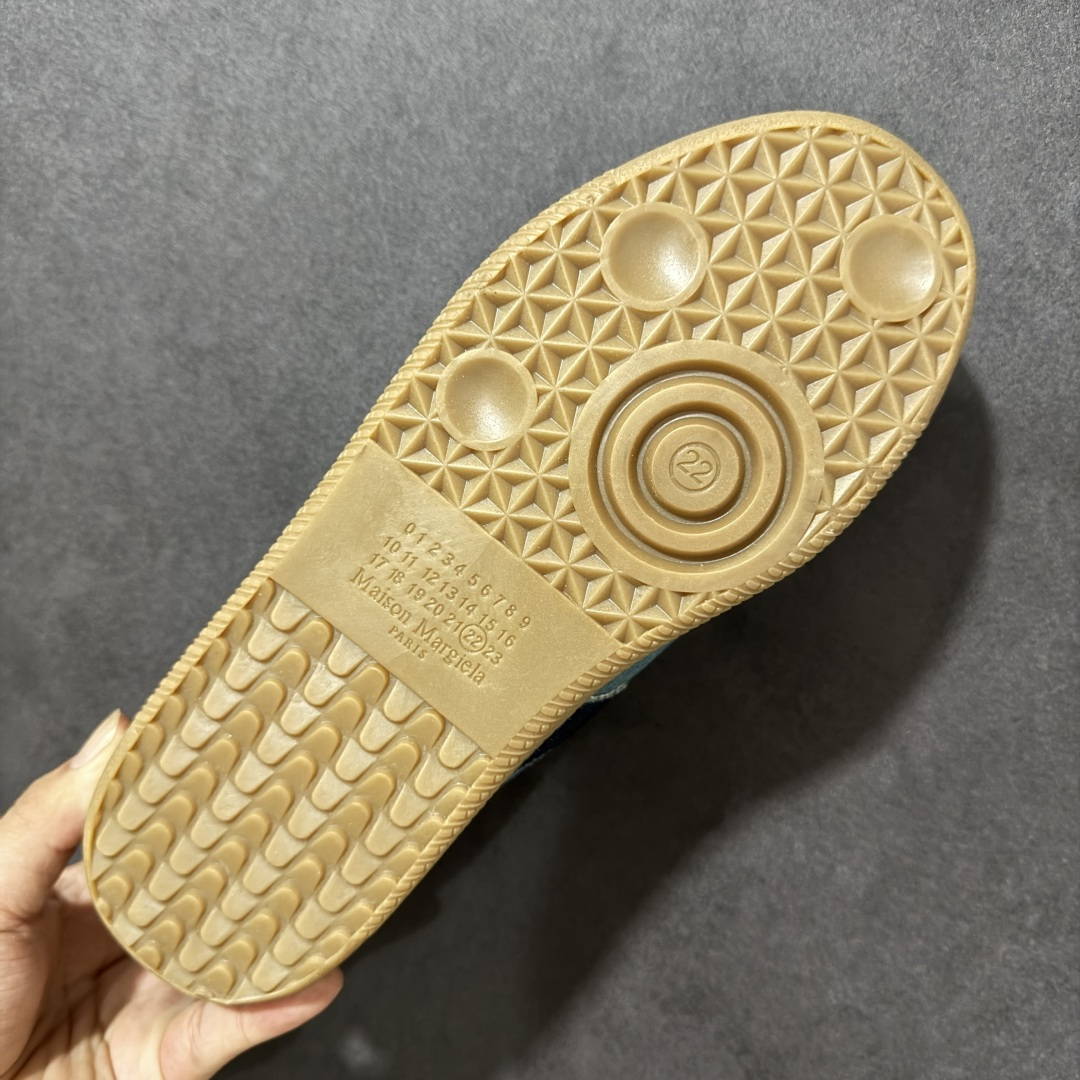 图片[9]-【公司级】Maison Margiela梅森马吉拉Replica 休闲低帮德训鞋 采用绒面和皮革拼接，橡胶底耐磨防滑，打造欧美时尚。该鞋款的外观设计走在时尚前沿，其独特的风格款式构成了品牌身份重要的一部分。 货号：S58WS0109 尺码： 35-46-选品中心