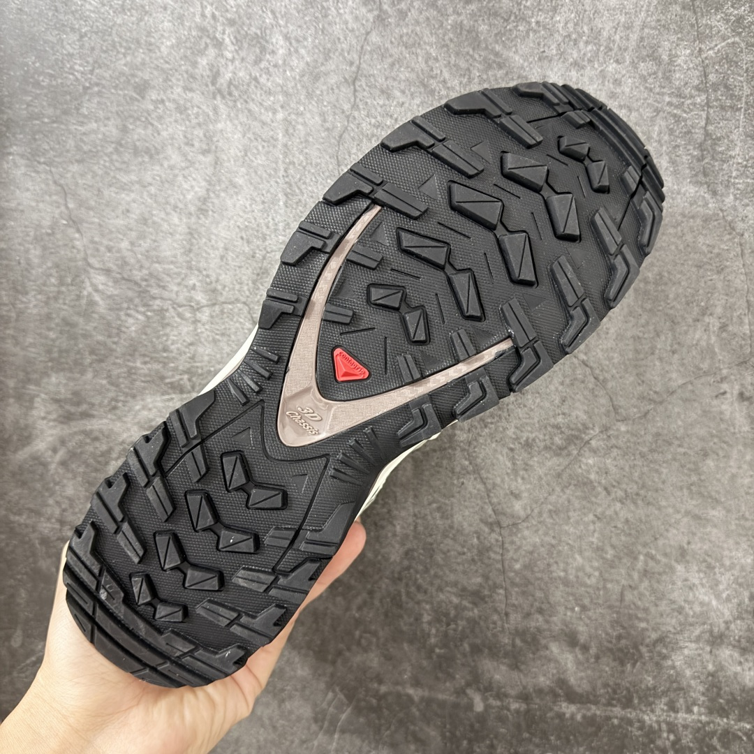 图片[9]-【套盒K版】SALOMON 萨洛蒙 XA PRO 3D 户外运动 网布减震防滑透气 低帮跑步鞋 男女同款 454852银云灰 全新品质 巅峰之作 所有配色均购物原版拆解1：1开发 原材料打造 非市场公版便宜货 私模大底 清洁度比市场所有版本都高 全套原纸板楦头开发 原厂网布配套 确保原汁原味 完美呈现版型 原档数据独家私模五层组合大底 男女鞋同步官方开发至46 原装Ortholite轻量化鞋垫 中底布带钢印编号 原厂TPU锁扣 进口港宝加持 后跟自然饱满 还原公司包裹性 鞋面采用SENSIFT贴合技术 全方位贴合包裹脚型 鞋跟部鞋底牵引设计 提供强大的抓地性能 更适应野外崎岖不平的道路 其3D ADVANCED CHASSIS底盘 材料轻量大化 钉齿设计更具稳定性 防护性 鞋底易磨损区运用CONTAGRIP高耐磨材料 应对城市硬质路面长距离跑考验 尺码：36 36.5 37.5 38 38.5 39 40 40.5 41 42 42.5 43 44 45 46-选品中心