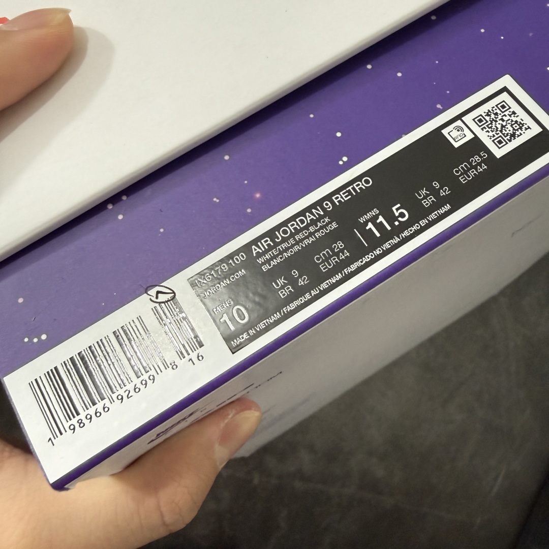 图片[9]-【XP纯原】Air Jordan AJ9 Retro OG 白黑 IX6179-100 高端零售特供批次 产品品控稳定性领先行业 各方面均可对飙L版 良心定价不杀猪 SZ原厂全套原楦原纸板冲刀磨具开发 原厂皮料加持 原厂港宝加持定型后跟R度完美 同源原厂电绣 飞翼针数密度立体效果一致 百分百一致原鞋 原厂拉帮工艺 针距密度一致 后跟弧度收口自然不对折 极致一眼正品既视感 进口玻璃冲刀皮料裁剪零毛边 全鞋电脑针车工艺 品控清洁度最高QC检验标准 免检产品 原厂订购鞋盒、鞋标、防尘纸、鞋撑、鞋带 追求极致的原厂味道 尺码：40 40.5 41 42 42.5 43 44 44.5 45 46 47.5-选品中心