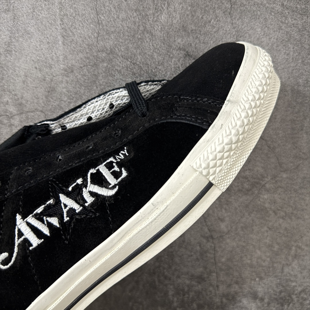图片[6]-【公司级】Awake NY x Converse One Star Pro 匡威首度联手街头品牌 Awake NY，将纽约精神与朋克灵感融入到 One Star Pro中——这是近年来与纽约街头文化圈链接的经典之作。延续One Star坚持自我的精神，此次带来充满个性的三款不同配色的翻毛皮One Star Pro，搭配刺绣点缀的Awake NY标志性logo，加载经典One Star的设计细节与滑板鞋性能。 货号：A07143C 黑白 尺码：35 36 36.5 37 37.5 38 39 39.5 40 41 41.5 42 42.5 43 44-选品中心
