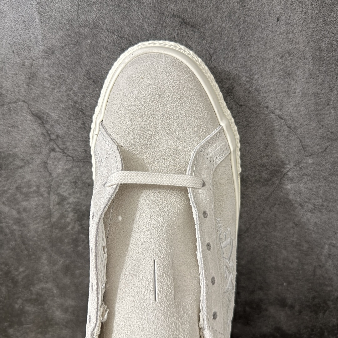 图片[5]-【公司级】Awake NY x Converse One Star Pro 匡威首度联手街头品牌 Awake NY，将纽约精神与朋克灵感融入到 One Star Pro中——这是近年来与纽约街头文化圈链接的经典之作。延续One Star坚持自我的精神，此次带来充满个性的三款不同配色的翻毛皮One Star Pro，搭配刺绣点缀的Awake NY标志性logo，加载经典One Star的设计细节与滑板鞋性能。 货号：A07144C 尺码：35 36 36.5 37 37.5 38 39 39.5 40 41 41.5 42 42.5 43 44-选品中心