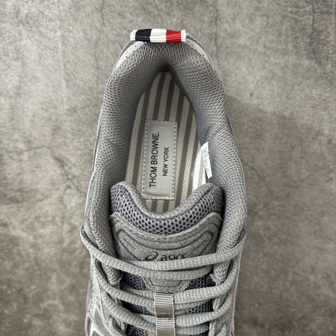 图片[8]-【纯原版本】TB x Kayano 14 联名 ASICS x Thom Browne x GEL-KAYANO 14 亚瑟士系列复古舒适织物合成革减震防滑耐磨低帮休闲跑步鞋 全新顶级纯原版本 原版采购1比1开发 配件齐 原装纸板楦头 独家私模五层组合大底 原厂定制缓震硅胶加持 原盒原配 官方四联吊牌 一比一同步原鞋工艺和用料 鞋面原厂“三明治”多层网布 区别其他同价版本 鞋垫采用原厂OrthoLite欧索莱材质 非普通海玻璃鞋垫 后跟一样采用了GEL缓震胶 整体系列设计非常的科技感 锻炼跑步的同时让你一样时尚百搭 尺码：36 37 37.5 38 39 39.5 40 40.5 41.5 42 42.5 43.5 44 44.5 45 46 47-选品中心