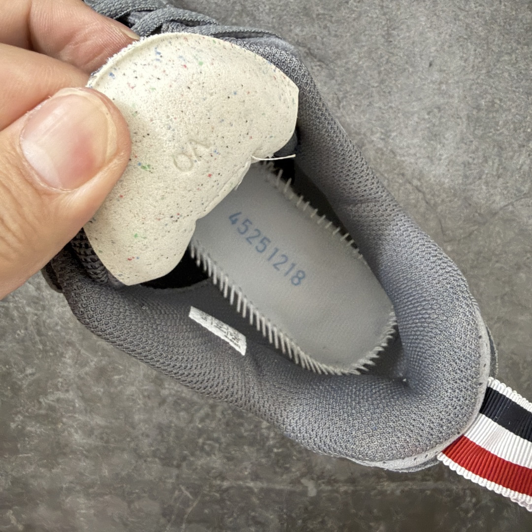 图片[9]-【纯原版本】TB x Kayano 14 联名 ASICS x Thom Browne x GEL-KAYANO 14 亚瑟士系列复古舒适织物合成革减震防滑耐磨低帮休闲跑步鞋 全新顶级纯原版本 原版采购1比1开发 配件齐 原装纸板楦头 独家私模五层组合大底 原厂定制缓震硅胶加持 原盒原配 官方四联吊牌 一比一同步原鞋工艺和用料 鞋面原厂“三明治”多层网布 区别其他同价版本 鞋垫采用原厂OrthoLite欧索莱材质 非普通海玻璃鞋垫 后跟一样采用了GEL缓震胶 整体系列设计非常的科技感 锻炼跑步的同时让你一样时尚百搭 尺码：36 37 37.5 38 39 39.5 40 40.5 41.5 42 42.5 43.5 44 44.5 45 46 47-选品中心
