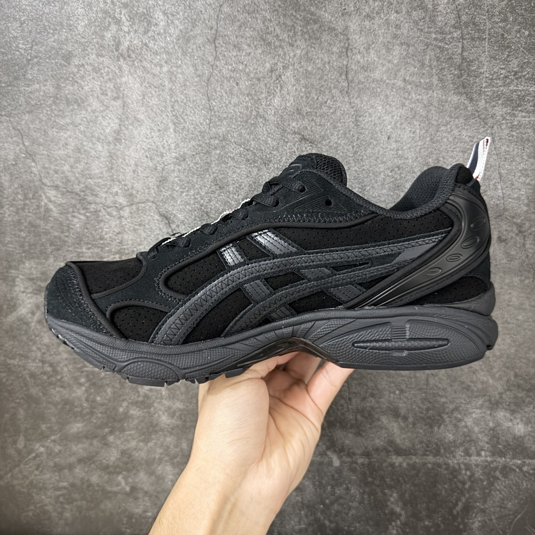 图片[2]-【纯原版本】TB x Kayano 14 联名 ASICS x Thom Browne x GEL-KAYANO 14 亚瑟士系列复古舒适织物合成革减震防滑耐磨低帮休闲跑步鞋 全新顶级纯原版本 原版采购1比1开发 配件齐 原装纸板楦头 独家私模五层组合大底 原厂定制缓震硅胶加持 原盒原配 官方四联吊牌 一比一同步原鞋工艺和用料 鞋面原厂“三明治”多层网布 区别其他同价版本 鞋垫采用原厂OrthoLite欧索莱材质 非普通海玻璃鞋垫 后跟一样采用了GEL缓震胶 整体系列设计非常的科技感 锻炼跑步的同时让你一样时尚百搭 尺码：36 37 37.5 38 39 39.5 40 40.5 41.5 42 42.5 43.5 44 44.5 45 46 47-选品中心