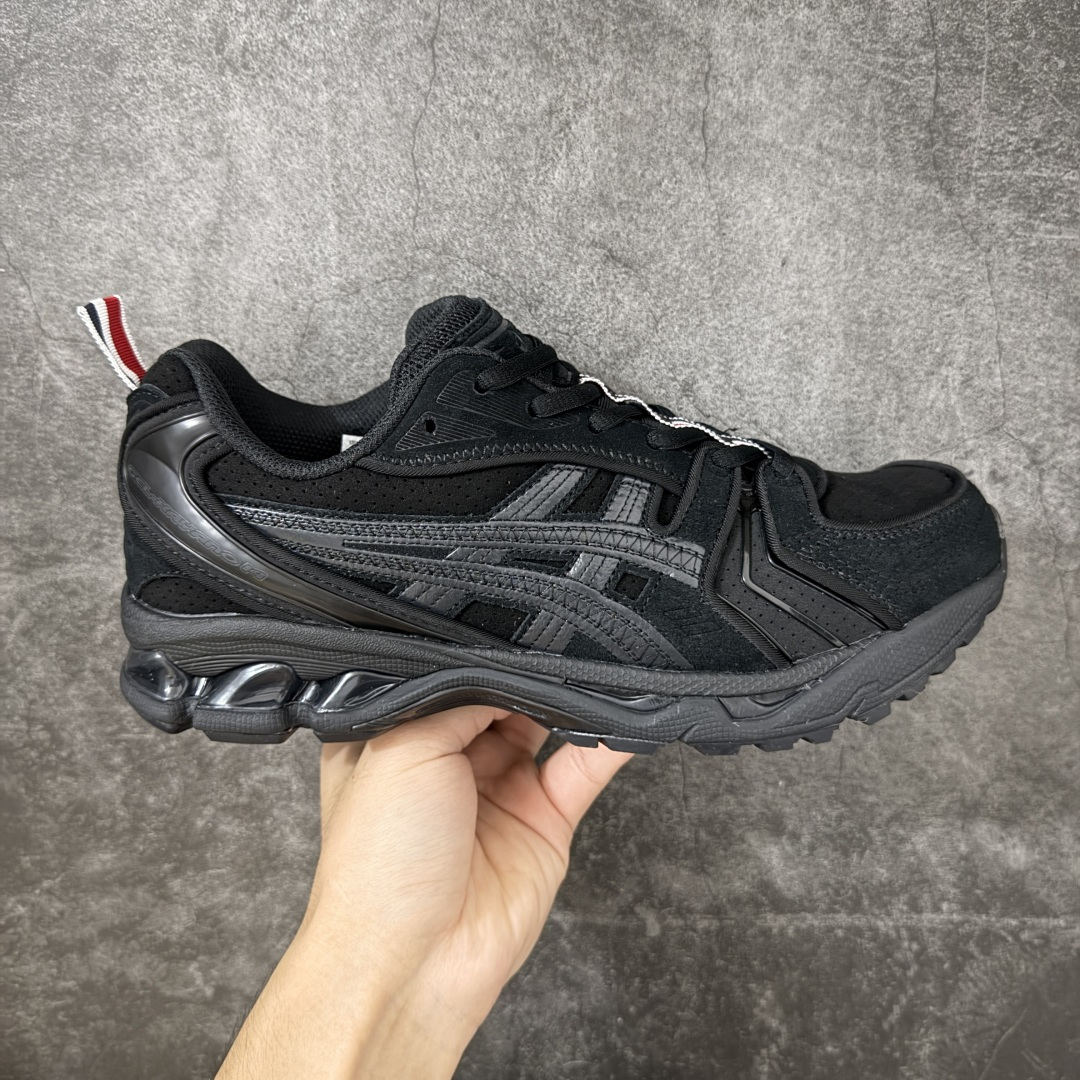 【纯原版本】TB x Kayano 14 联名 ASICS x Thom Browne x GEL-KAYANO 14 亚瑟士系列复古舒适织物合成革减震防滑耐磨低帮休闲跑步鞋 全新顶级纯原版本 原版采购1比1开发 配件齐 原装纸板楦头 独家私模五层组合大底 原厂定制缓震硅胶加持 原盒原配 官方四联吊牌 一比一同步原鞋工艺和用料 鞋面原厂“三明治”多层网布 区别其他同价版本 鞋垫采用原厂OrthoLite欧索莱材质 非普通海玻璃鞋垫 后跟一样采用了GEL缓震胶 整体系列设计非常的科技感 锻炼跑步的同时让你一样时尚百搭 尺码：36 37 37.5 38 39 39.5 40 40.5 41.5 42 42.5 43.5 44 44.5 45 46 47-选品中心
